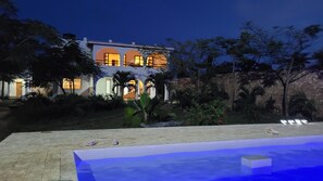 Exterior - Cozy Ground Floor King Studio with Garden View & Pool (Diani)