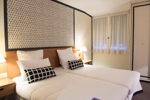 Twin Room | Desk, laptop workspace, iron/ironing board, free WiFi