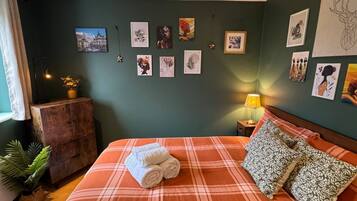 1 bedroom, desk, iron/ironing board, travel cot