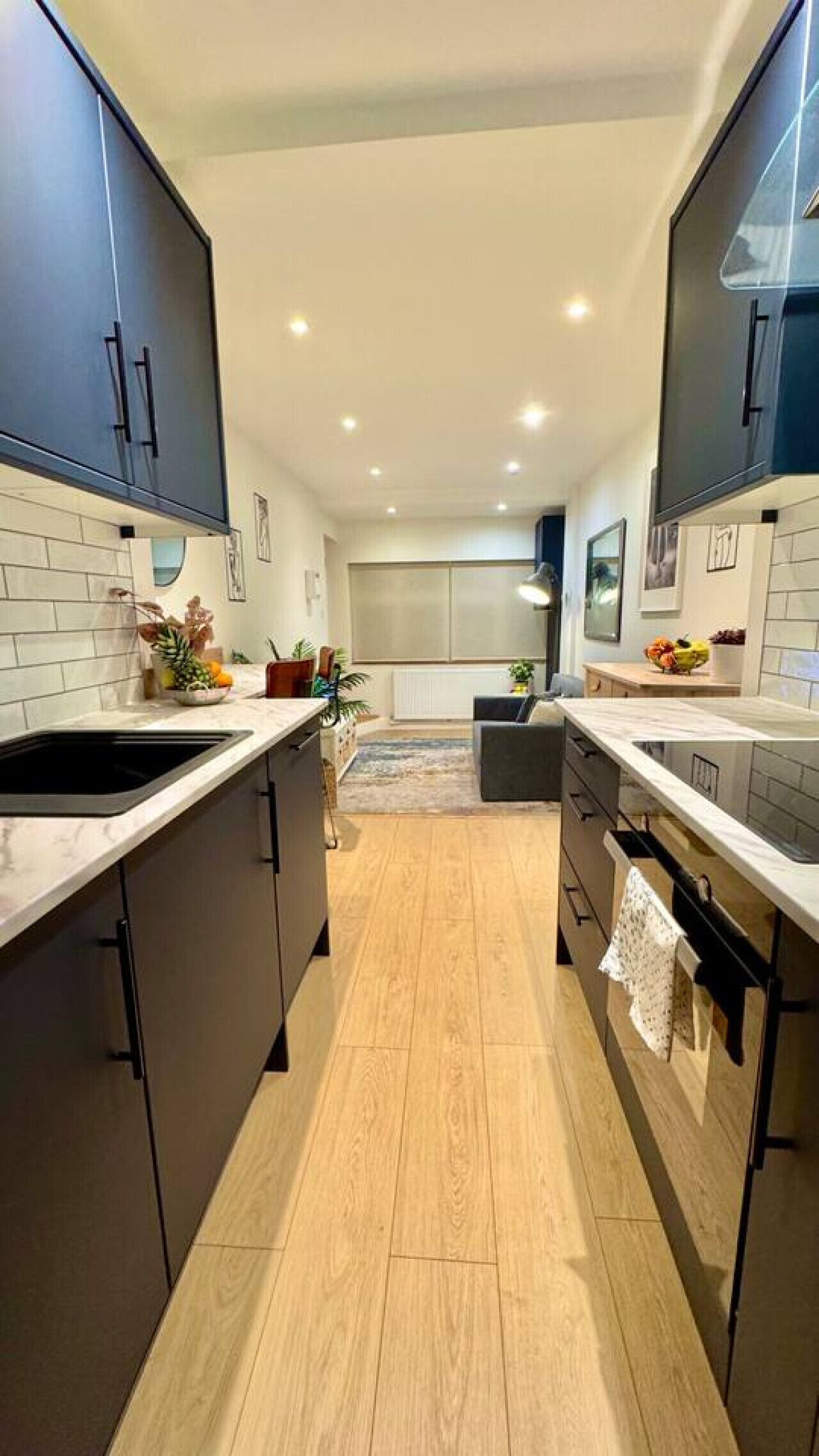 ثلاجة، ميكروويف، فرن، موقد طهي مسطح