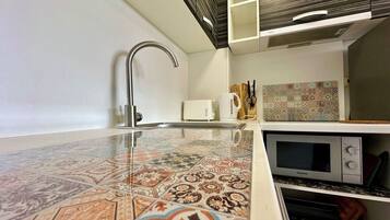 Economy-Apartment, Balkon, Poolblick | Mikrowelle