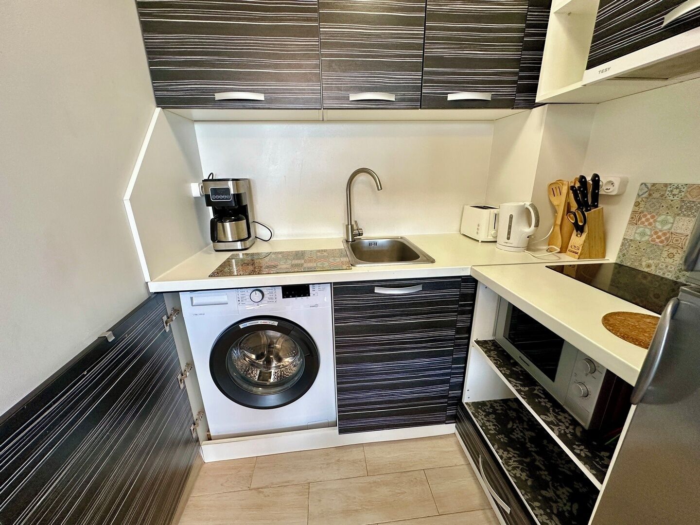 Economy-Apartment, Balkon, Poolblick | Eigene Kochnische | Wasserkocher