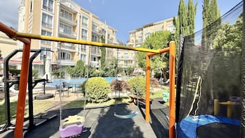 Außen-Kinderspielplatz