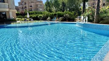 Seasonal outdoor pool