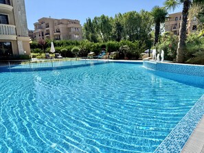 Seasonal outdoor pool - Menada Aphrodite Green Apartments (Sunny Beach)