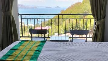 Deluxe Double Room, Ocean View | Desk, laptop workspace, free WiFi