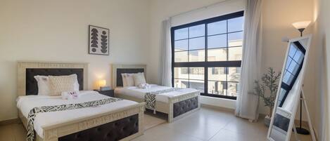 Rideaux occultants, fer et planche à repasser, Wi-Fi gratuit