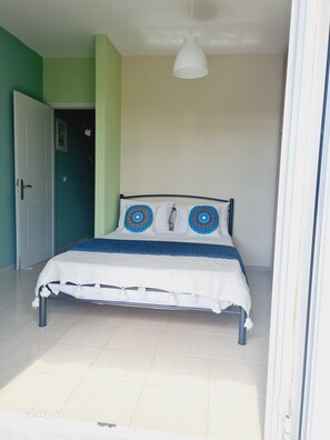 1 chambre, fer et planche à repasser, Wi-Fi, draps fournis