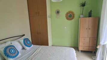 1 bedroom, iron/ironing board, WiFi, bed sheets