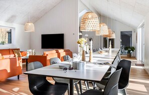 Dining - Nice home in Glesborg with sauna (Glesborg)