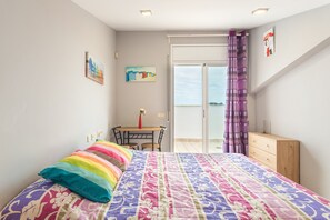 3 chambres, fer et planche à repasser, Wi-Fi, draps fournis