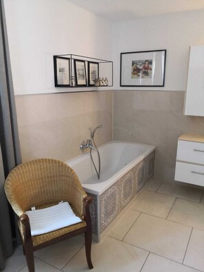 Handtücher, Toilettenpapier