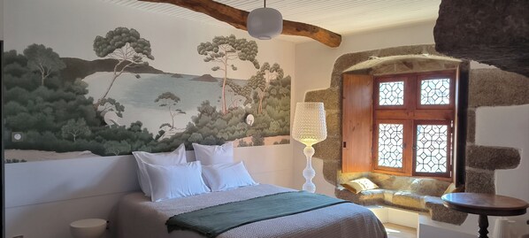 Habitación doble Deluxe, vista al patio | Insonorización, tabla de planchar con plancha y wifi gratis 