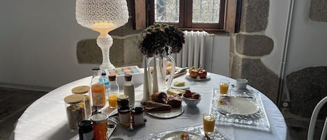 Daily buffet breakfast (EUR 18 per person)
