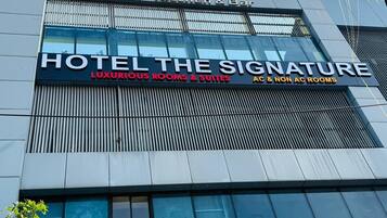 Mặt tiền nơi lưu trú