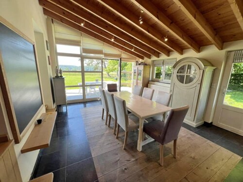 Cozy Nature Chalet for 8 Guests