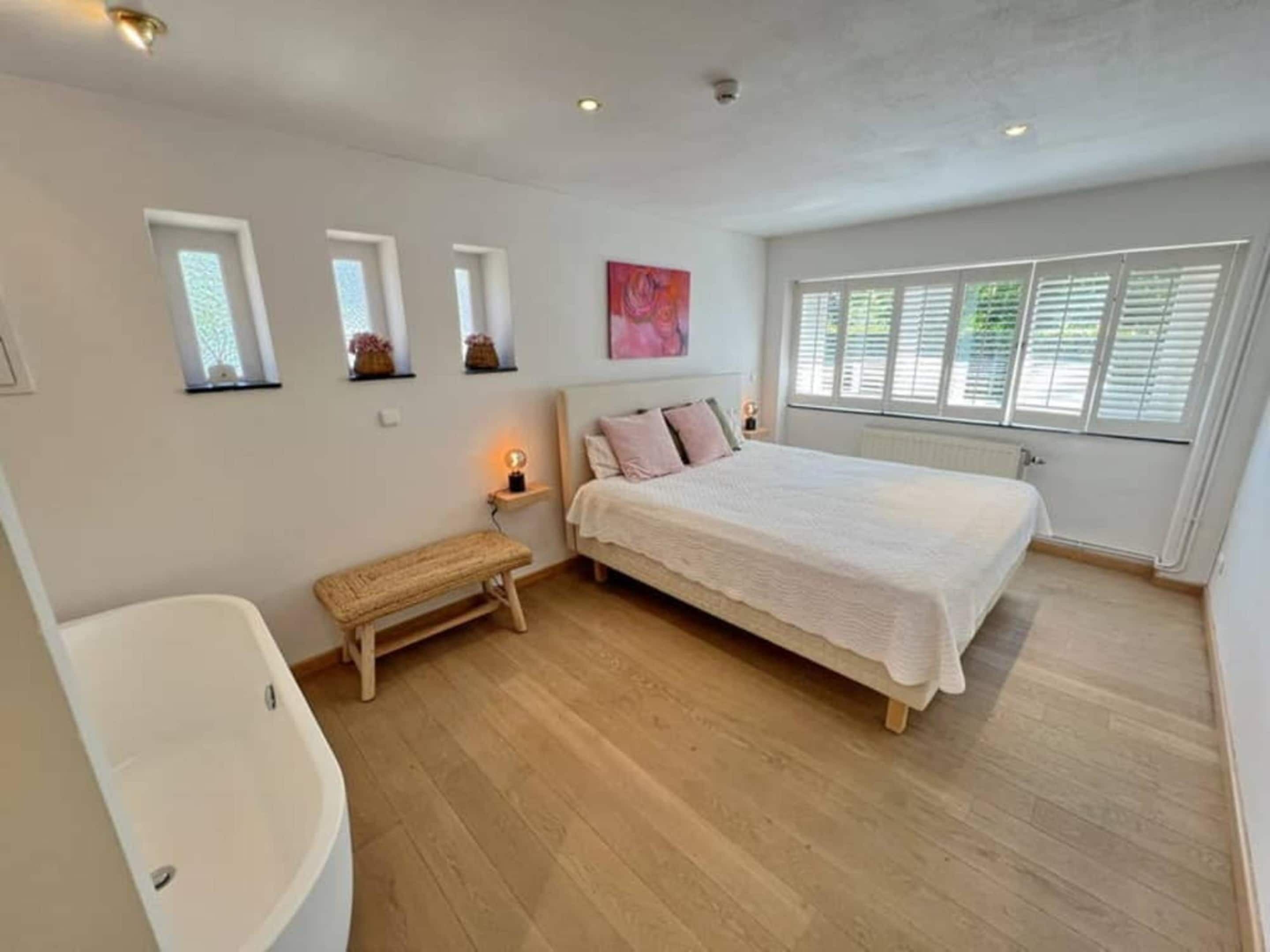 Villa | 4 bedrooms, individually furnished