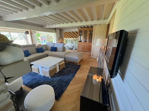 Cozy Nature Chalet for 8 Guests