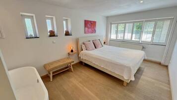 Villa | 4 slaapkamers, individueel gemeubileerd