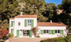 Exterior - Villa on Costebelle Hill Near Almanarre Bay (Hyères)