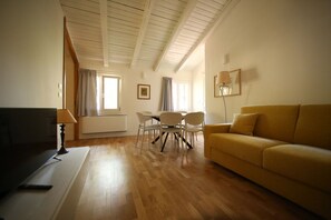 Living area - Gorgeous penthouse in the historic center (Bologna)