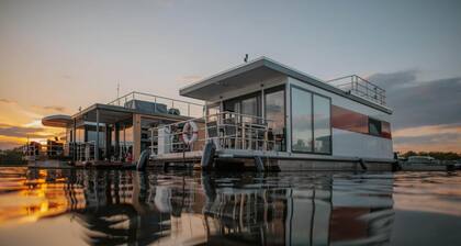 Havel River Houseboat