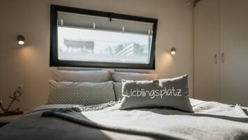 Mobile Home | 1 bedroom, individually furnished