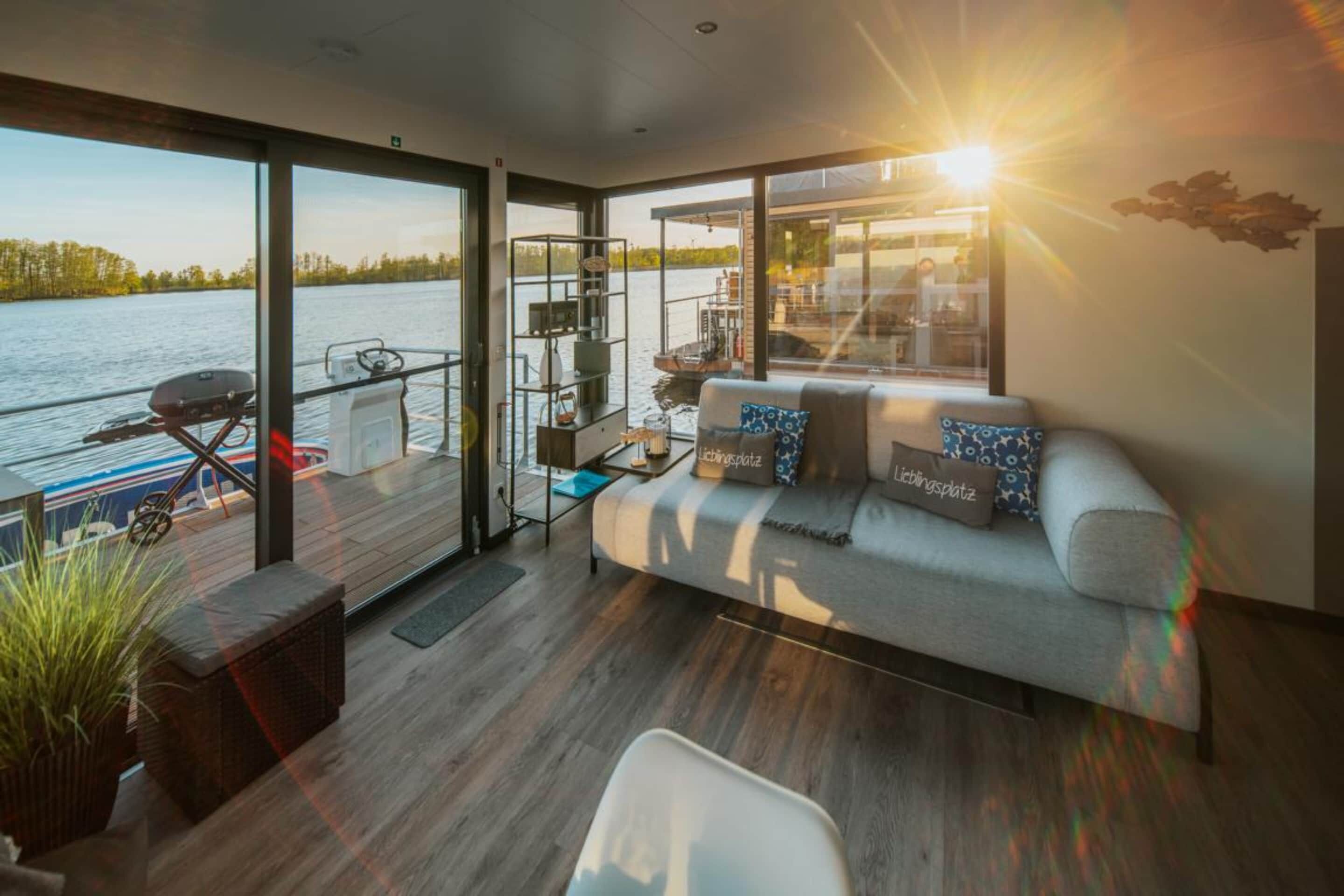 Mobile Home | Living room