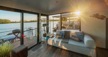 Havel River Houseboat