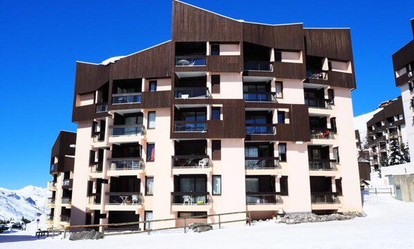 Exterior - Apartment in Reberty Near Ski Slopes (Les Belleville)