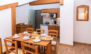 Apartment | Dining - 2-room Apartment With Cabin for 6 People (Pralognan-la-Vanoise)