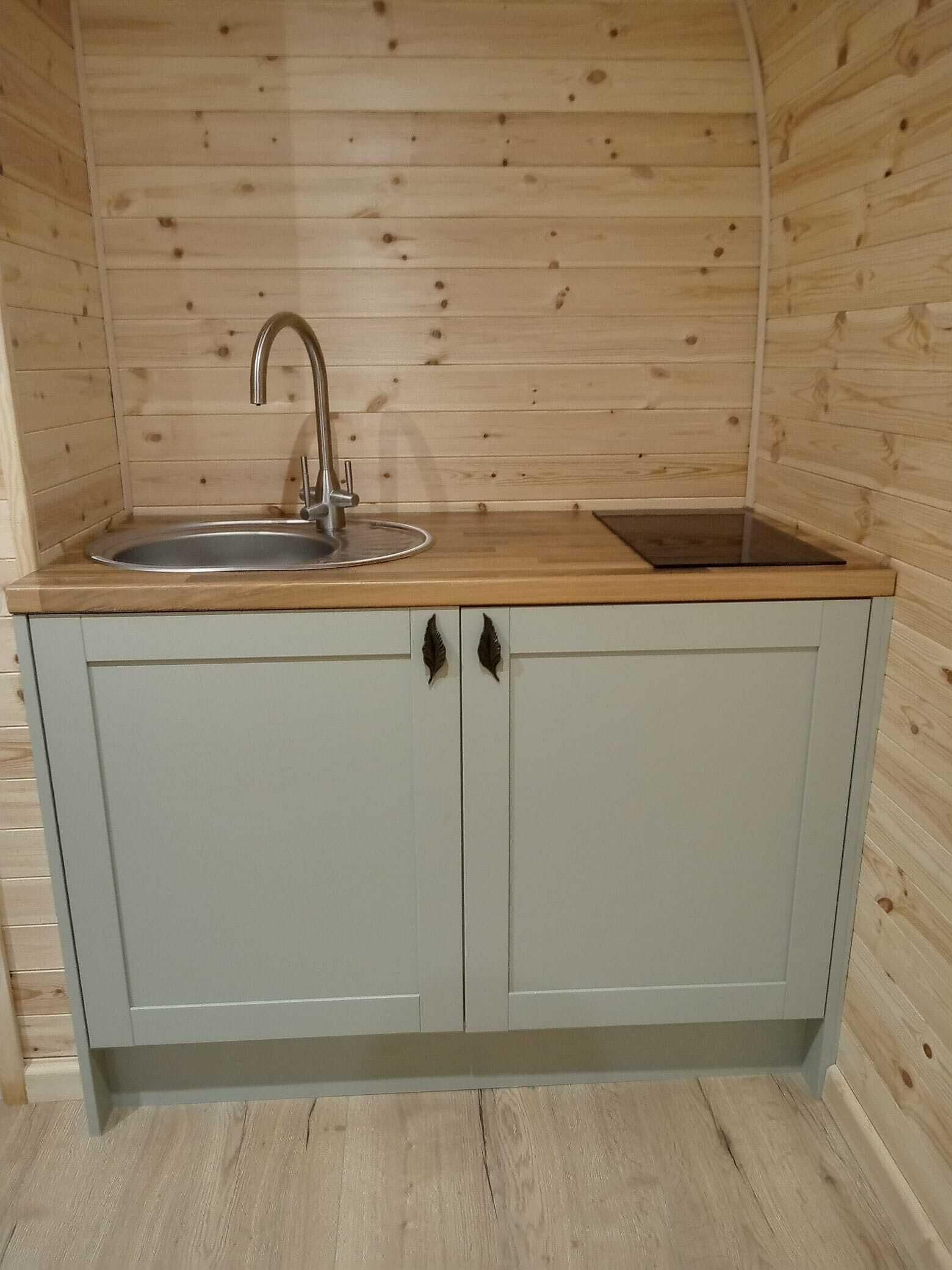 Frigorífic, microones, placa de cuina i bullidora elèctrica 