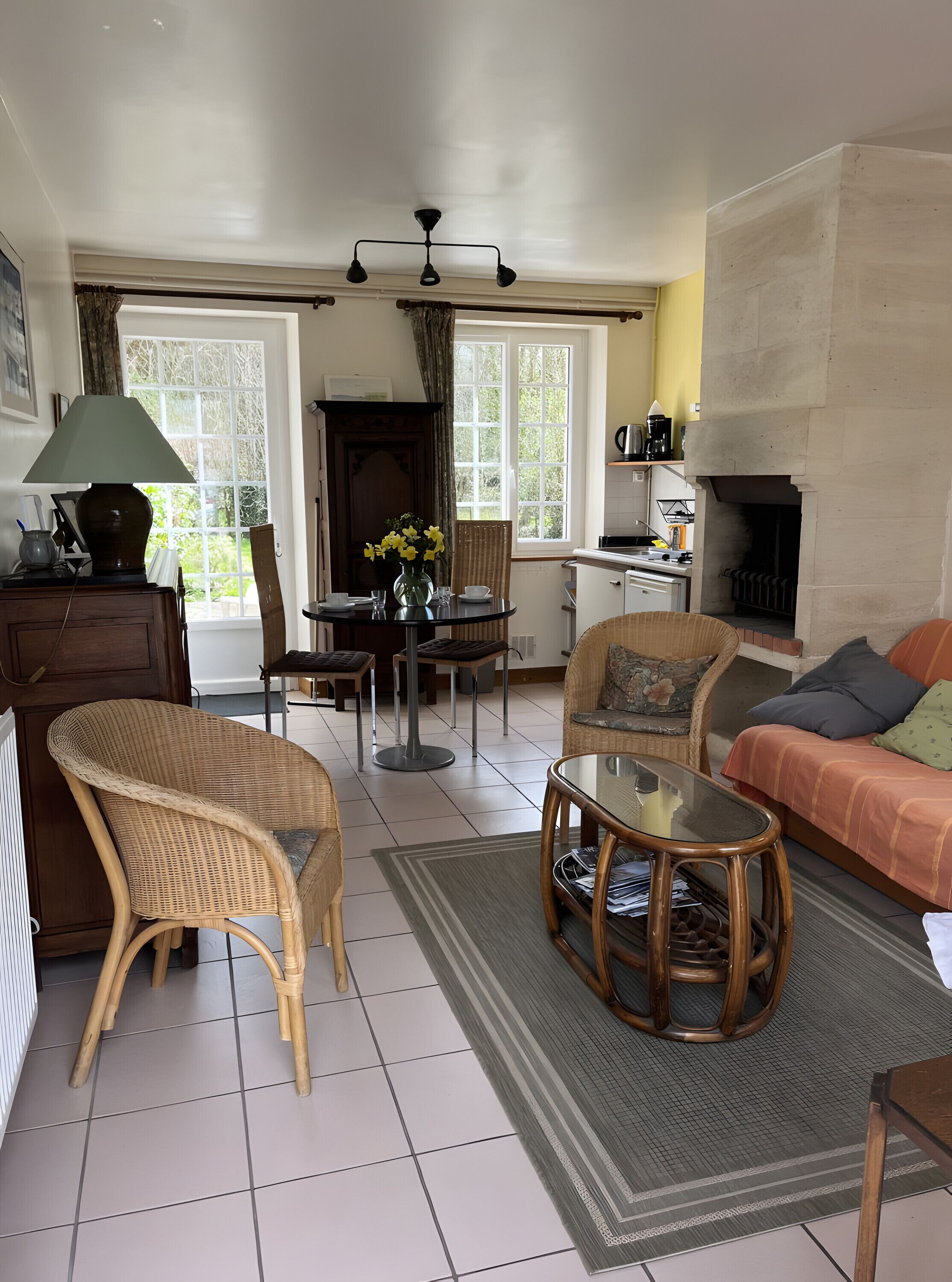 Télévision, table de tennis de table