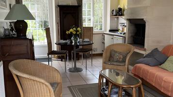 Télévision, table de tennis de table