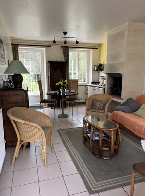 Télévision, table de tennis de table