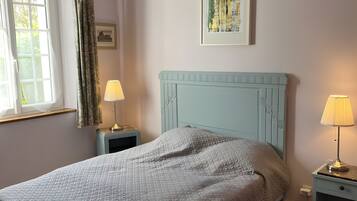 1 chambre, fer et planche à repasser, Wi-Fi, draps fournis