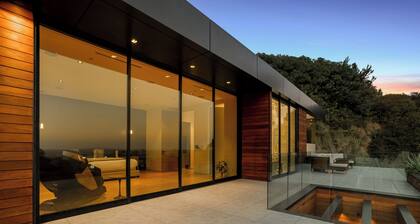 Belfast Estate - Mid-century Meets Modern - Luxe Poolside Villa