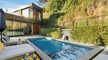 Outdoor pool, pool loungers