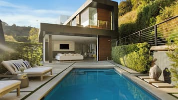 Outdoor pool, sun loungers