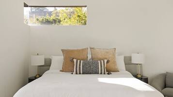 Luxury Villa, Multiple Beds, Pool Access, Mountain View (Belfast Estate) | 3 bedrooms, individually decorated, individually furnished, desk