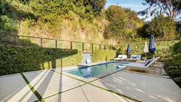 Outdoor pool, sun loungers