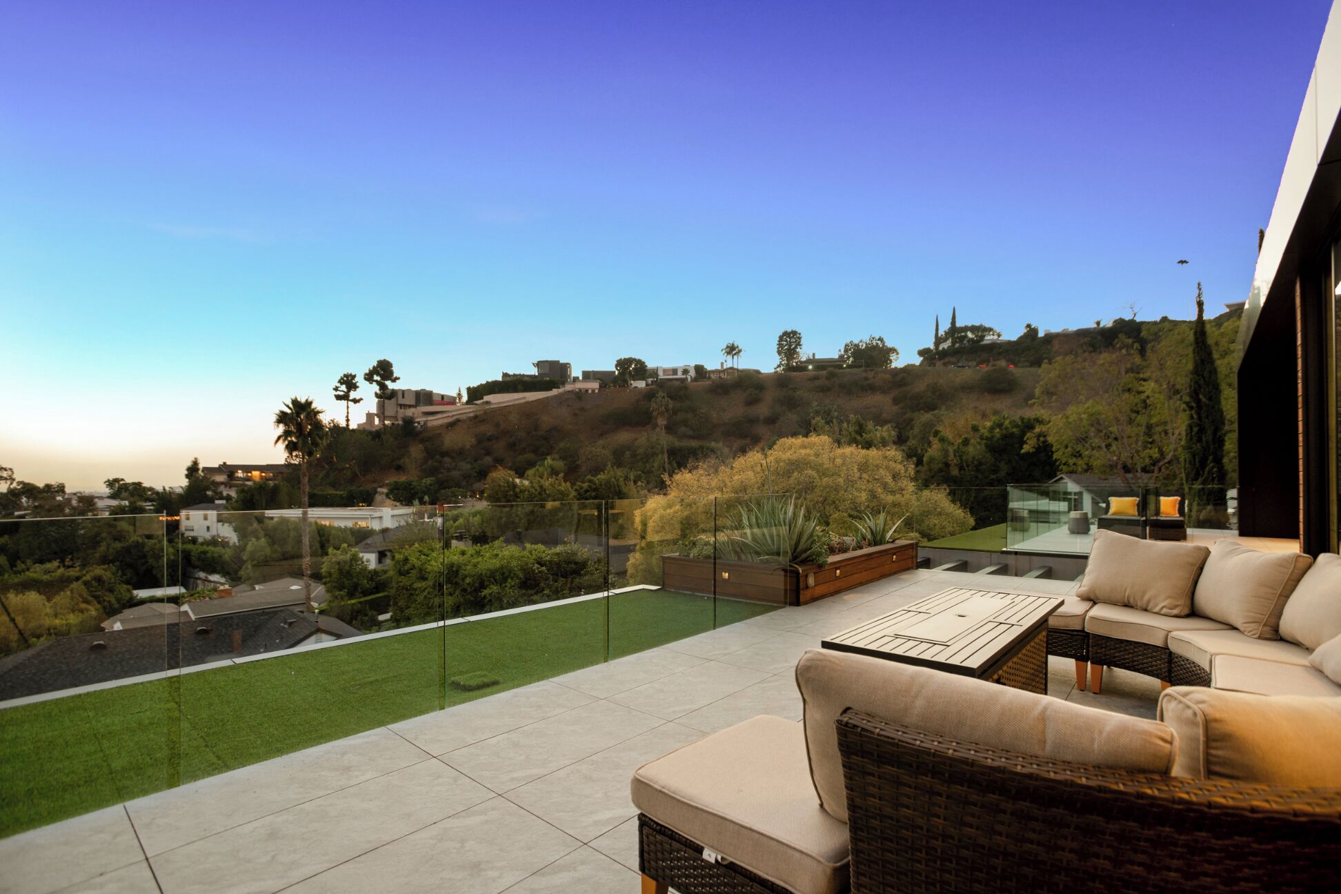 Biệt thự Cao cấp, nhiều giường, có thể sử dụng hồ bơi, quang cảnh núi (Belfast Estate) | Hiên