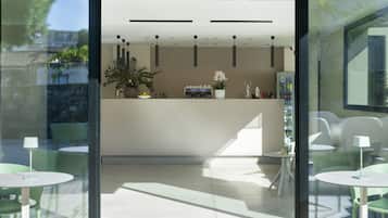 Apartment, 1 Bedroom, Balcony | Dining