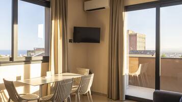 Apartment, 1 Bedroom, Balcony | Living room