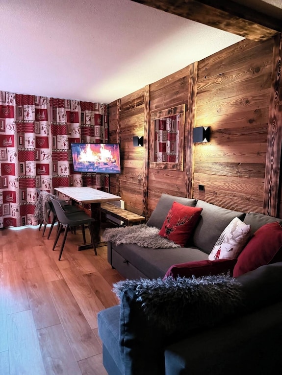 Cosy Ski In/ Ski Out Apartment In Courchevel 1550 - Saint-Bon-Tarentaise