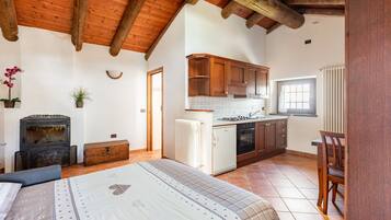 Fer et planche Ă repasser, draps fournis