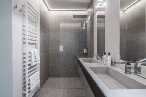 Luxury-Villa, Poolseite | Badezimmer