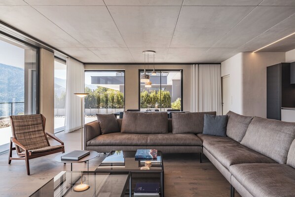 ลักซ์ชัวรี่วิลล่า | มินิบาร์ฟรีบางอย่าง, ตู้นิรภัยในห้องพัก, ห้องเก็บเสียง, Wi-Fi ฟรี