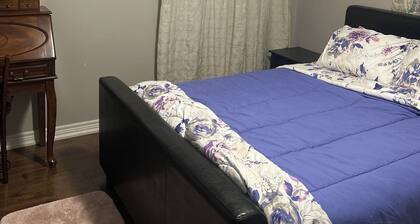Cozy 2 bedroom with own bathroom