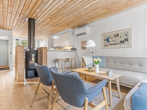 TV, fireplace - "Catha" - 200m from the sea by Interhome (Væggerløse)